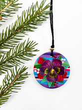 Load image into Gallery viewer, Small Floral Ornament 5