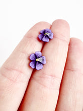 Load image into Gallery viewer, Purple Violet Flower Stud

