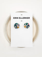 Load image into Gallery viewer, Daisy Circle Stud Earrings
