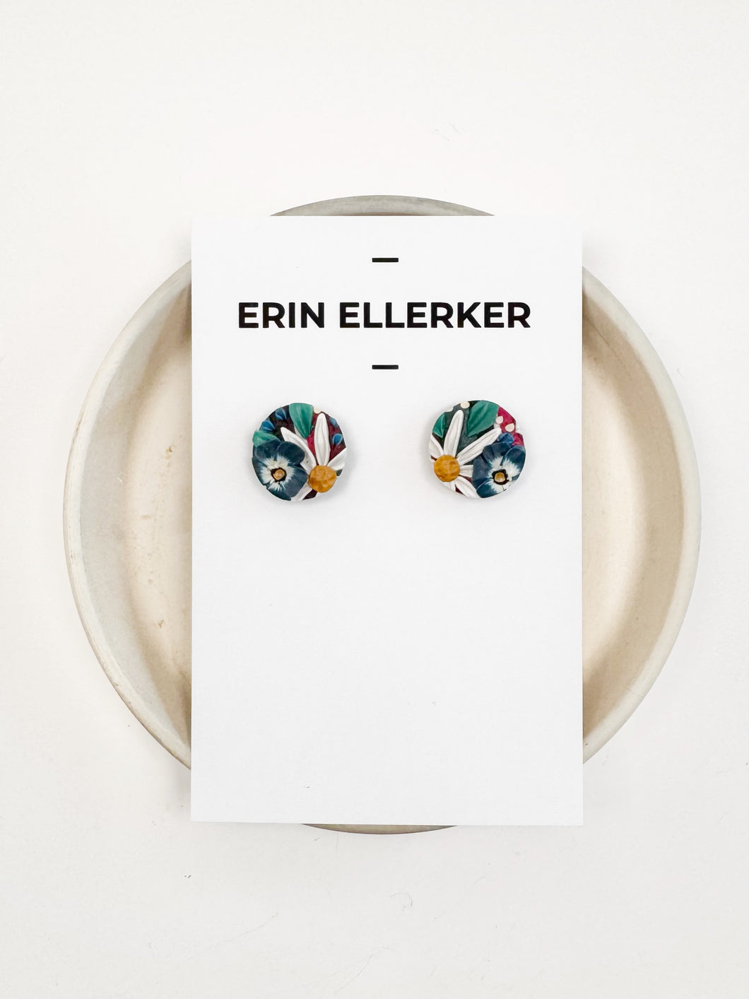 Daisy Circle Stud Earrings