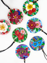 Load image into Gallery viewer, Small Floral Ornament 1
