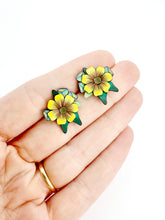 Load image into Gallery viewer, Shaded Sunset Flower Studs
