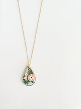 Load image into Gallery viewer, Ombré Ranunculus Necklace
