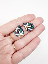 Load image into Gallery viewer, Daisy Small Hoop Earrings
