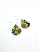 Load image into Gallery viewer, Shaded Sunset Small Dangle Earrings
