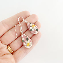 Load image into Gallery viewer, Daisy Small Dangle Earrings in Pink
